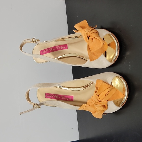 Ms Shoe Designs Suede Heels - Picture 2 of 6